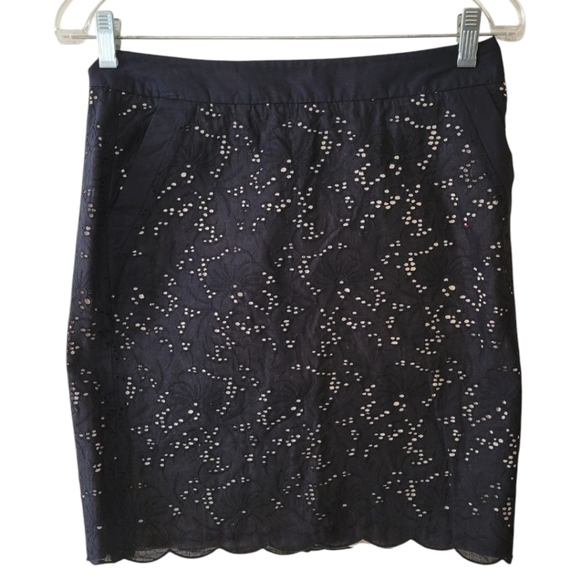 NWT LOFT Black Eyelet Lace Pencil Cotton Skirt Size 4 Petite - Picture 1 of 3